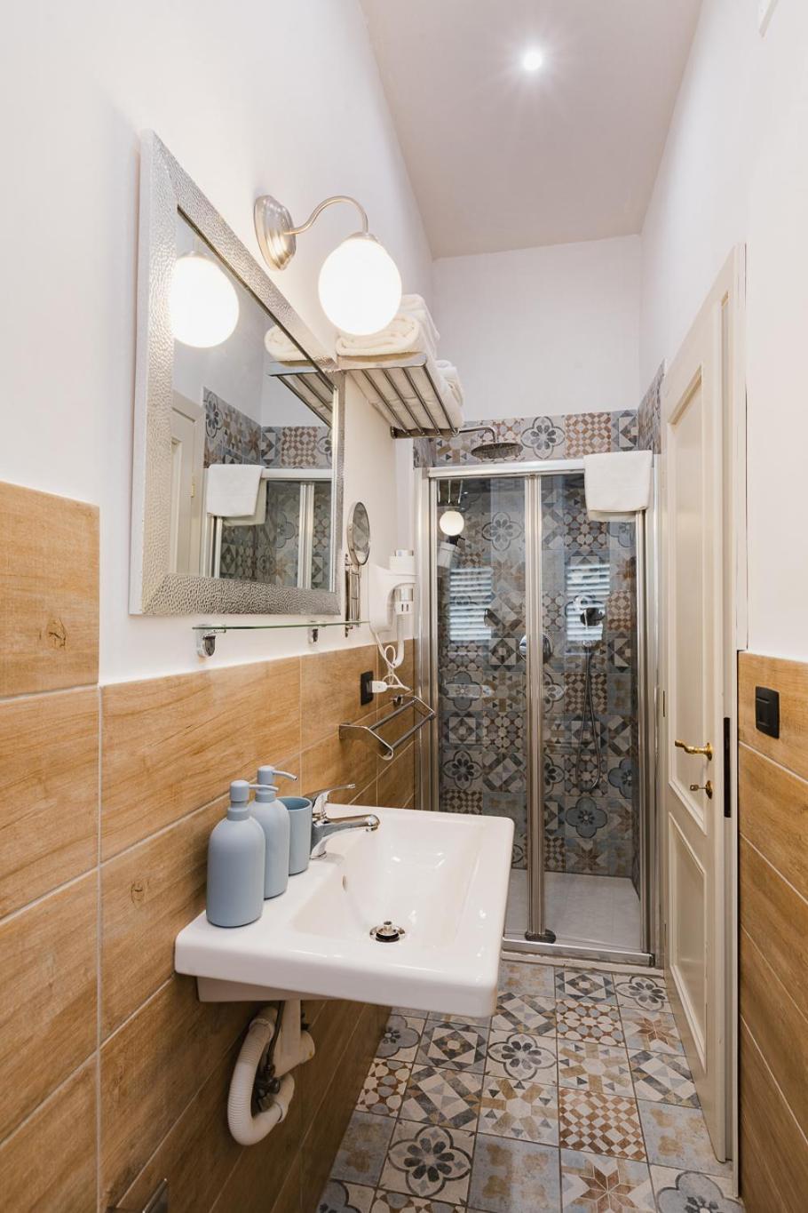 Am Collection Cavour Bed & Breakfast Флоренция Екстериор снимка