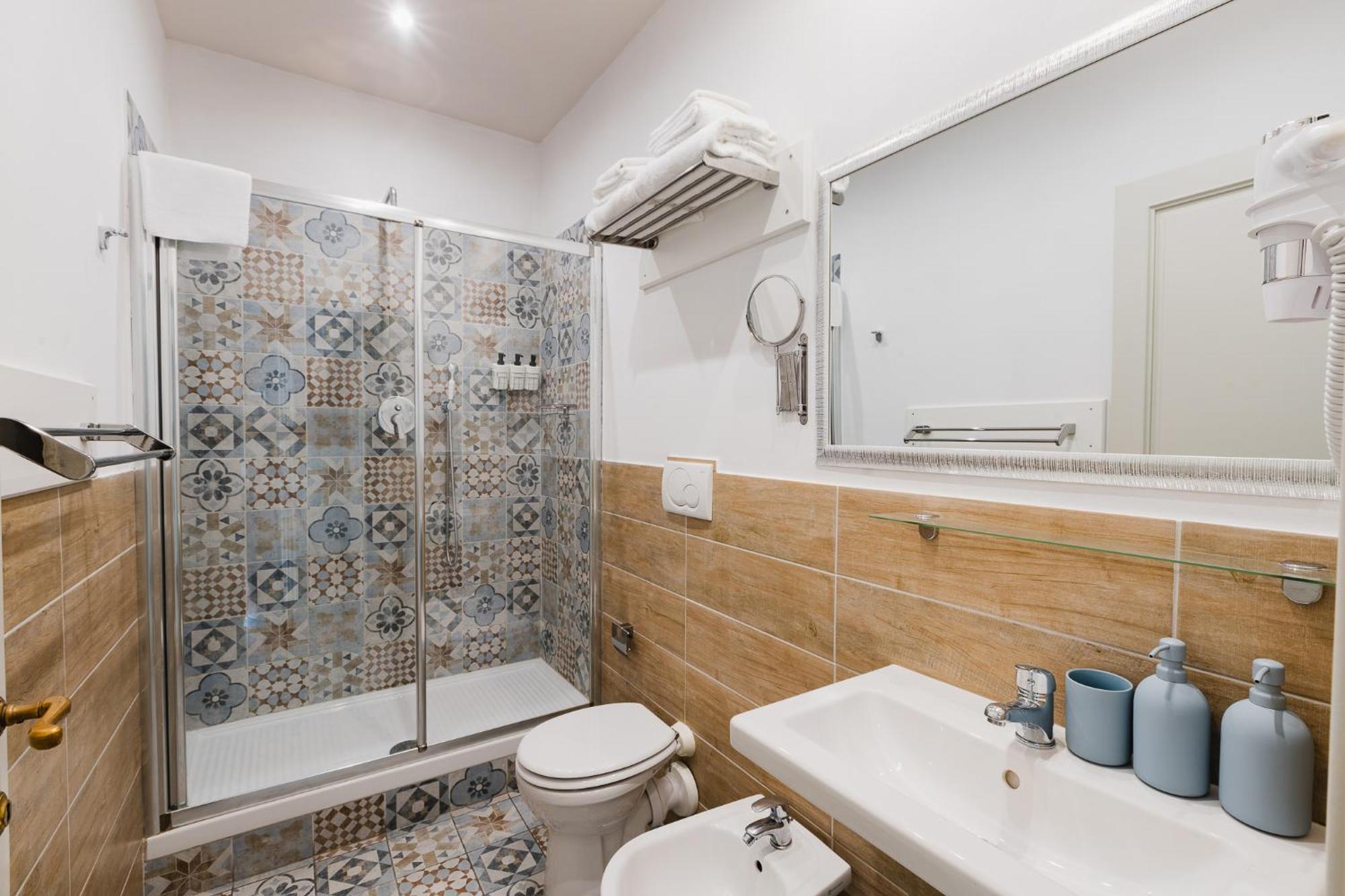 Am Collection Cavour Bed & Breakfast Флоренция Екстериор снимка
